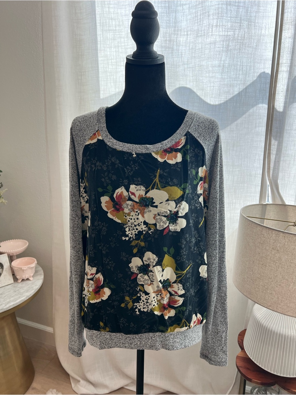 Kut from the Kloth Black Floral Raglan Sweatshirt with Gray Sleeves